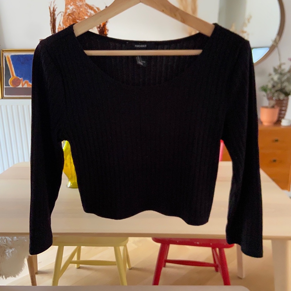 FOREVER 21 long sleeve crop top